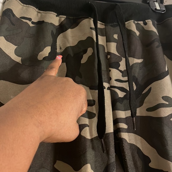 Blue Topic, Women’s, L, Camouflage Sweatpants w/Ribbed bottom - Picture 9 of 10